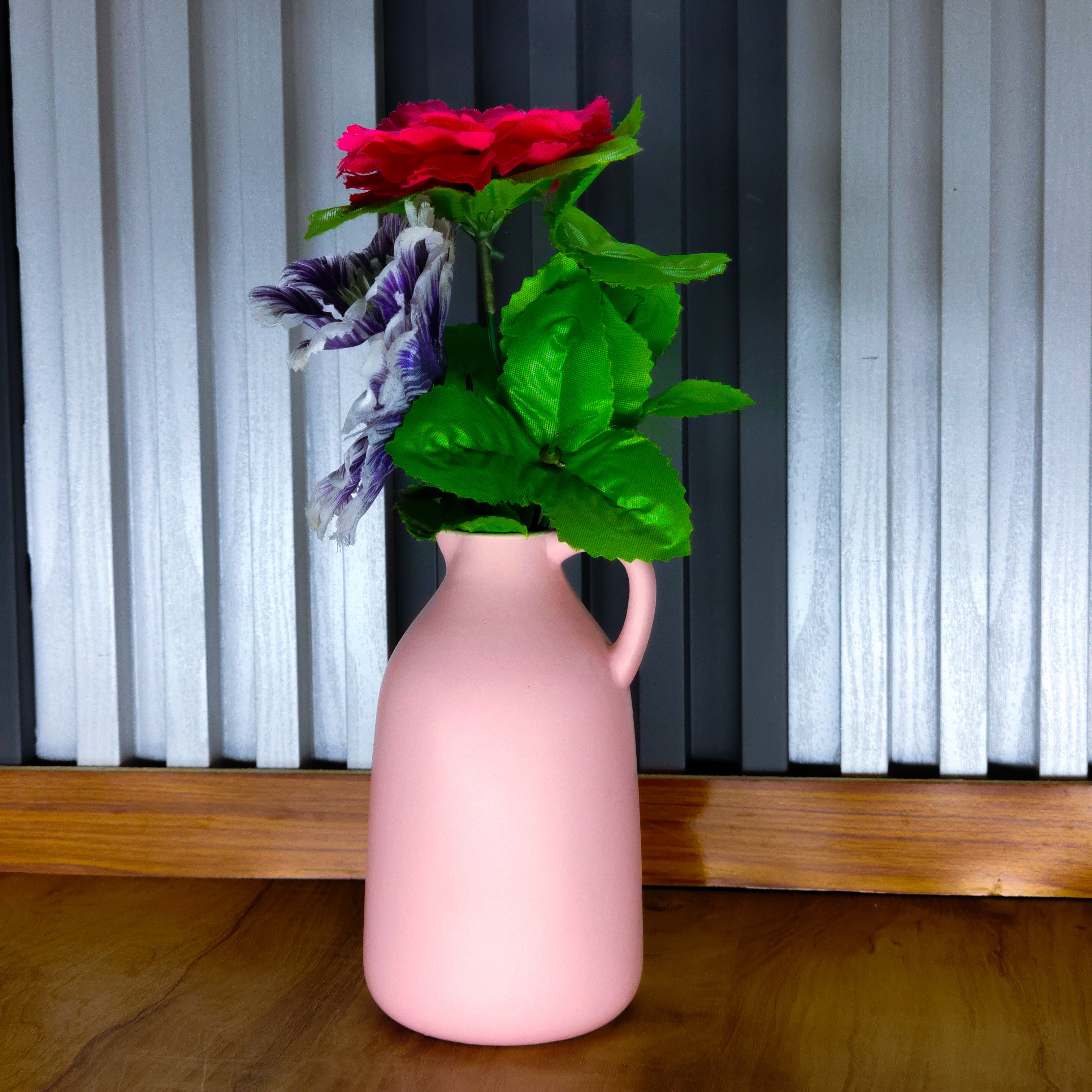 Stylish Ceramic Vase for Artificial Flowers – Decorative Accent for Living Room & Bedroom
