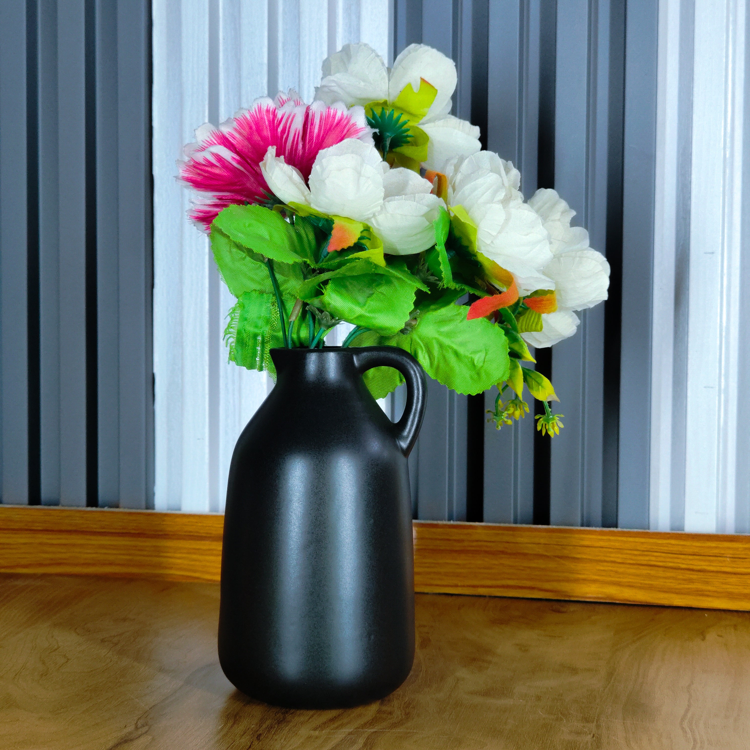 Premium Ceramic Flower Vase – Durable & Elegant Décor for Office, Table, or Shelf